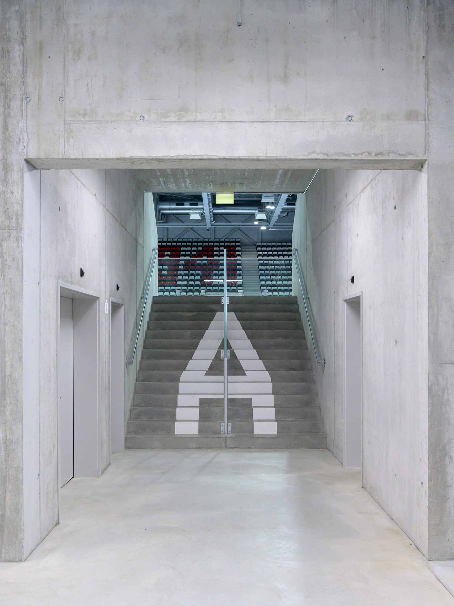 Signaletik Lonza Arena, Visp, Sektorzugang