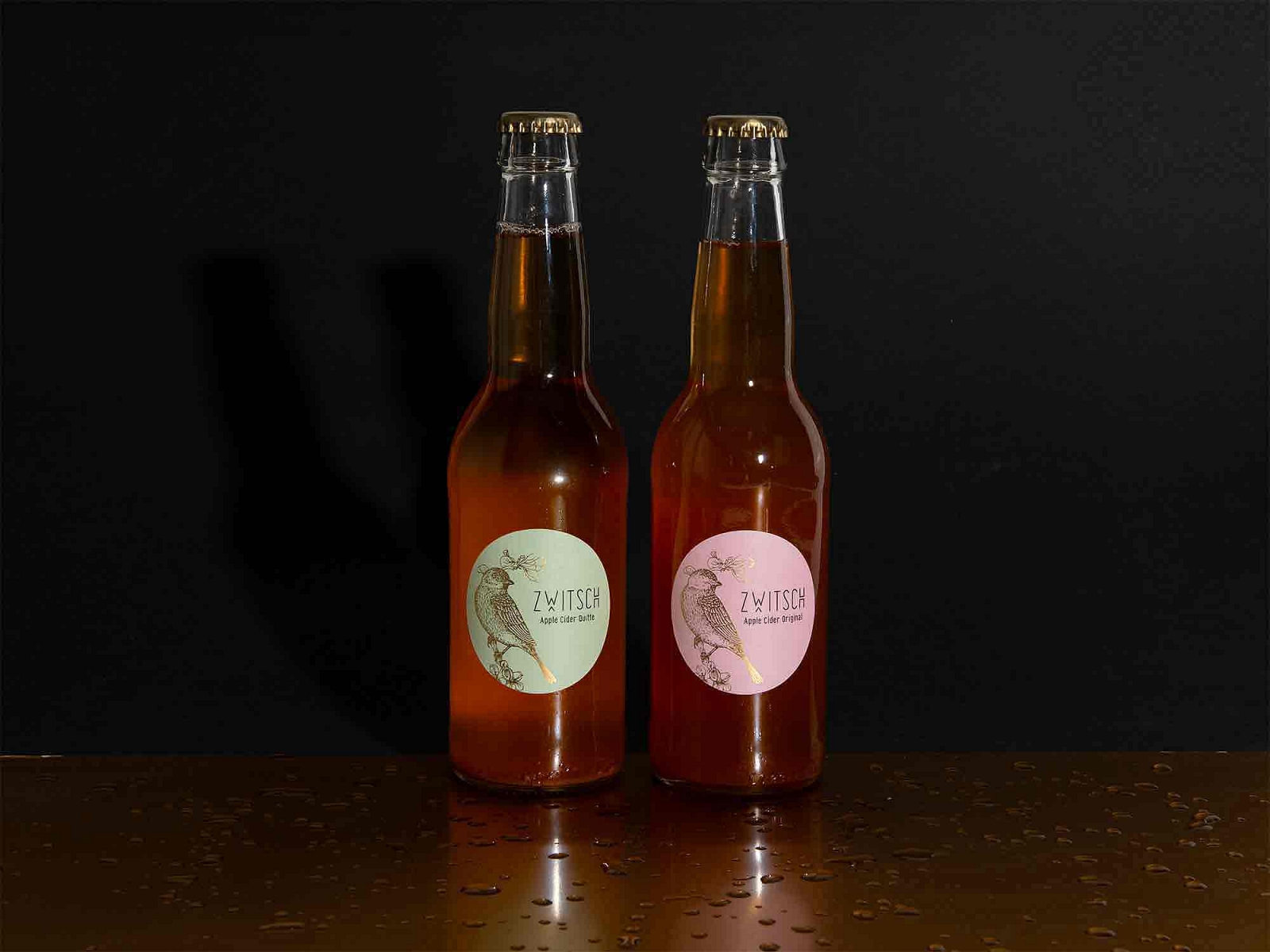 Zwitsch Apple Cider, Logo Etikette