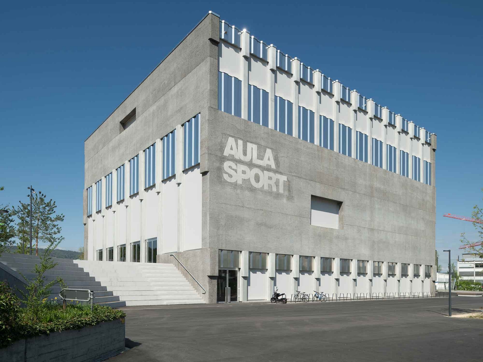 Kantonsschule Limmattal, Signaletik, Fassade, Waschbeton