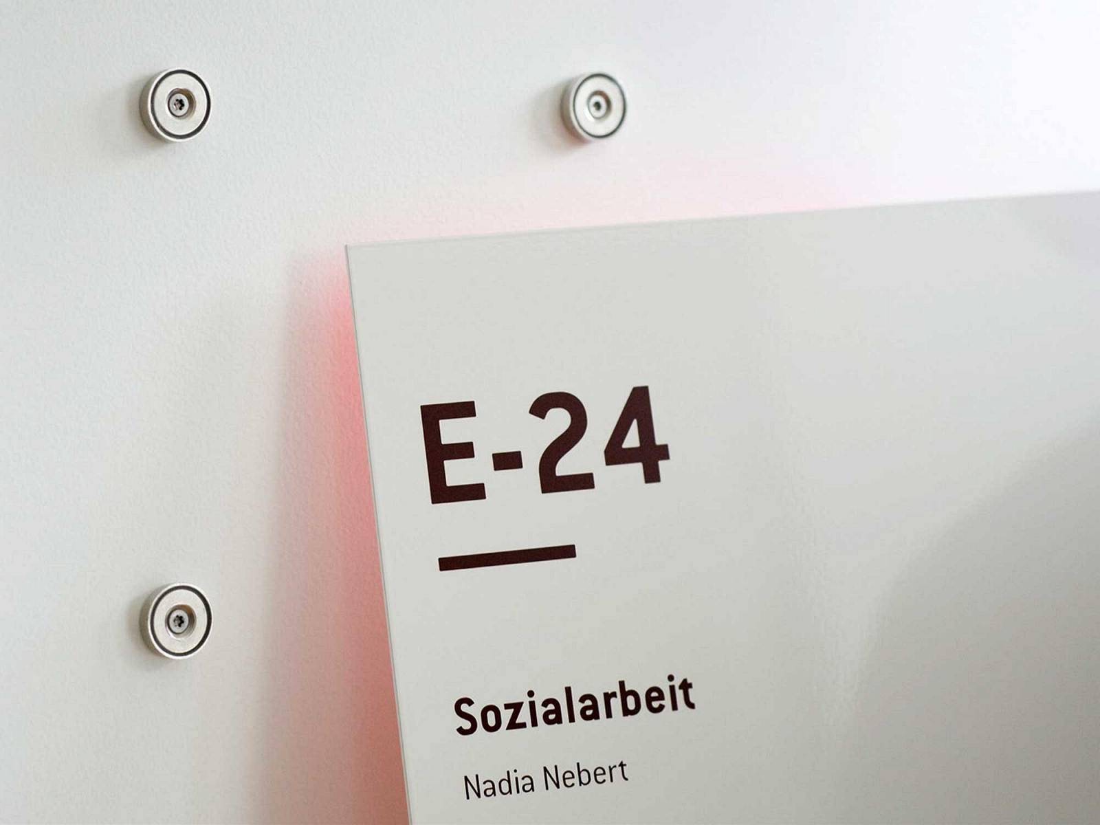 superbüro, signaletik gemeindeverwaltung wohlen
