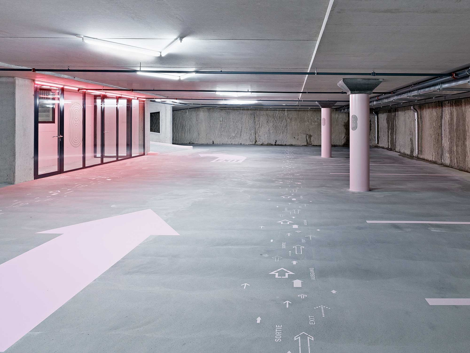 Parking „Obere Schüsspromenade“, Signaletik