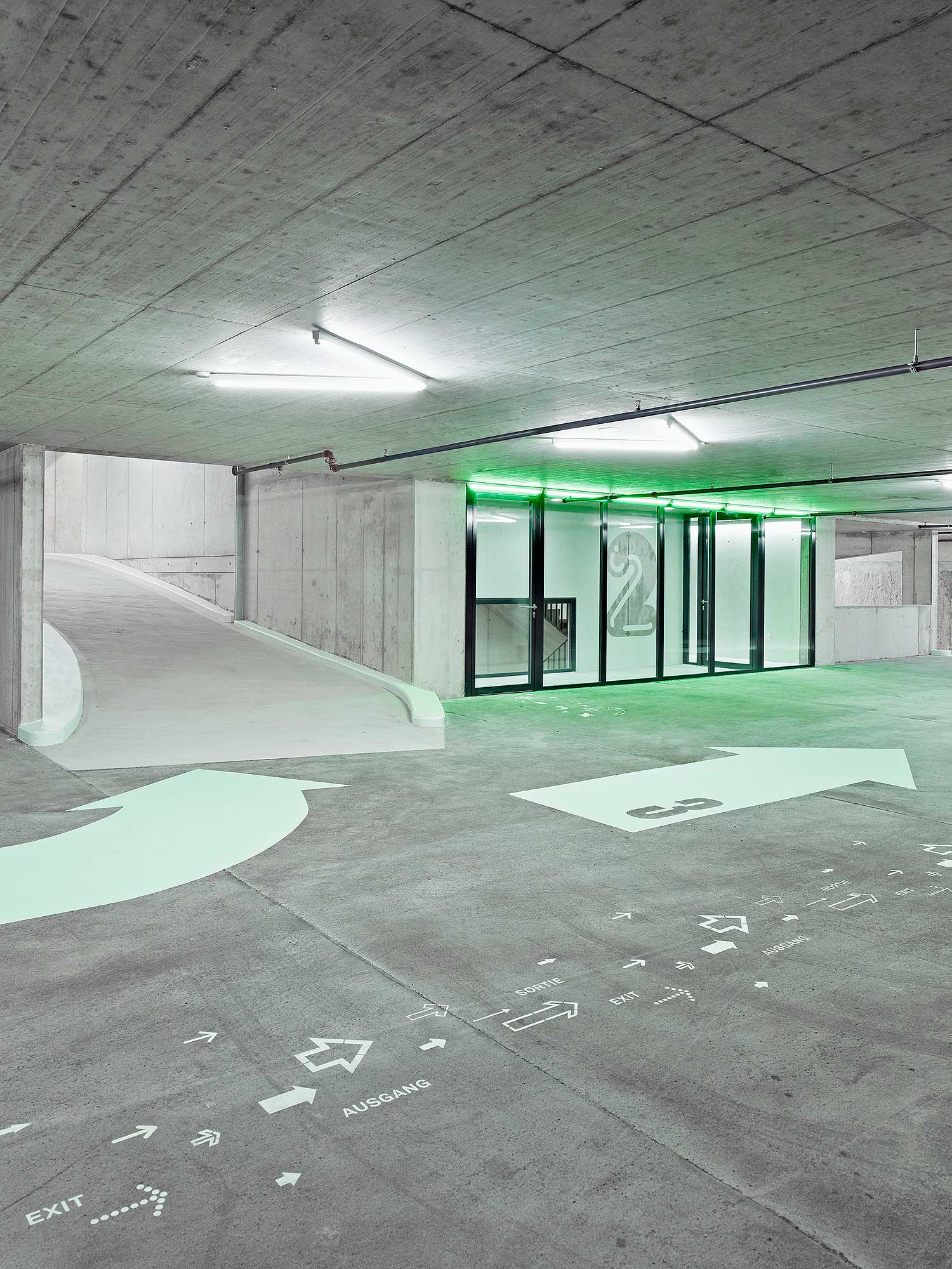 Parking „Obere Schüsspromenade“, Signaletik