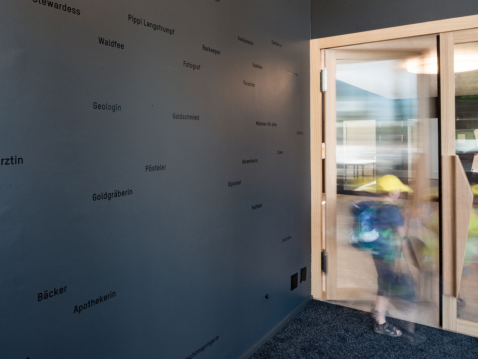 superbüro, signaletik, neue schule Port